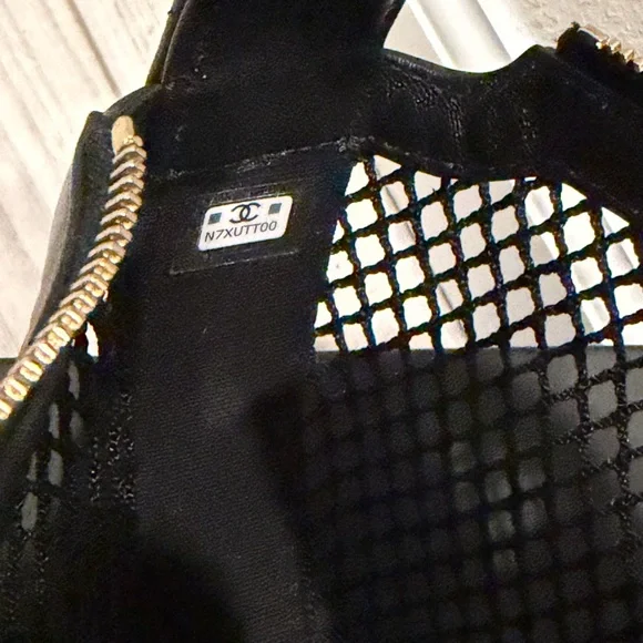 CHANEL BLACK MINI HOBO MESH POUCH RUNWAY RARE NEW - Picture 8 of 13